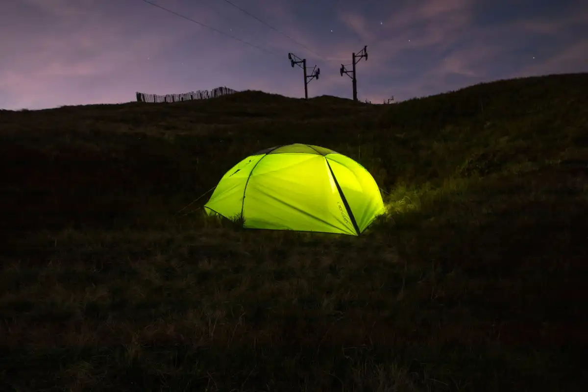Bivouac en montagne lors d'une sortie itinérante